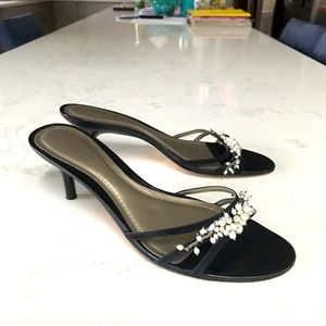 Ann Taylor Black Leather Kitten Heels with Pearl Detail 8M